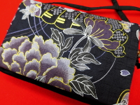 義若オリジナルのポシェット 金彩牡丹と桜(藍黒)